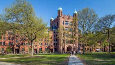 yale students hold teach in urging ice divestment reports yale daily news