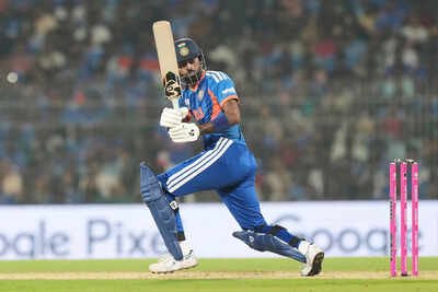 india crushes zimbabwe to revive t20 world cup hopes unbeaten south africa advances to semifinals