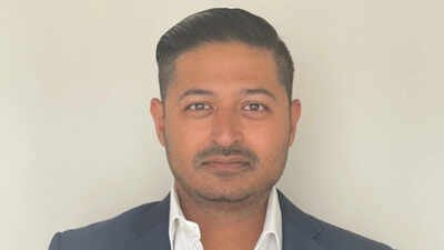 indian origin cfo ravi thanawala comes under racist attack after papa johns announces closure of 300 restaurants