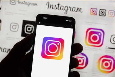 instagram says it will notify parents if teens 39repeatedly39 search for terms related to suicide