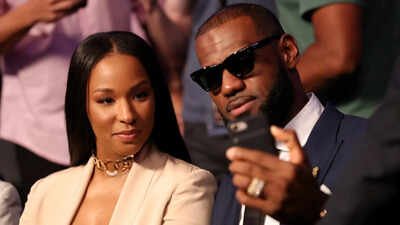 lebron james and savannah james