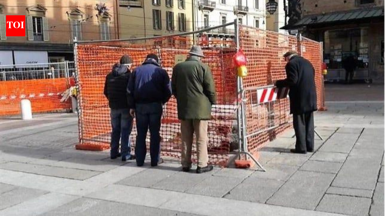 The umarells Retired elderly men in Italy quietly supervise construction