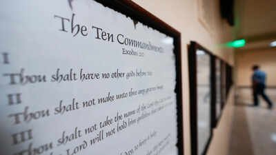 texas can require public schools to display ten commandments in classrooms us court rules