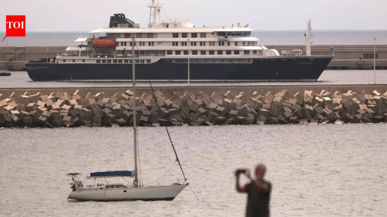 Hantavirus outbreak Passengers evacuated from cruise ship to leave hospital