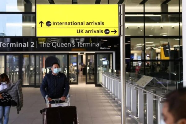 Heathrow hit by Iran war Passenger traffic drops 5 in