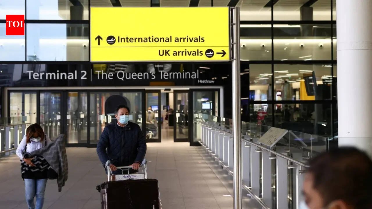 Heathrow hit by Iran war Passenger traffic drops 5 in