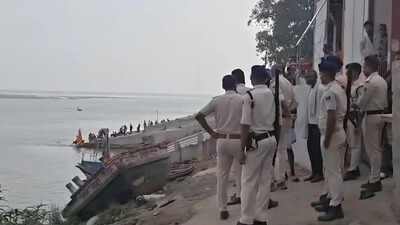 several feared dead after a boat capsized in the ganga river