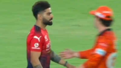 virat kohli completely ignores travis head screengrab