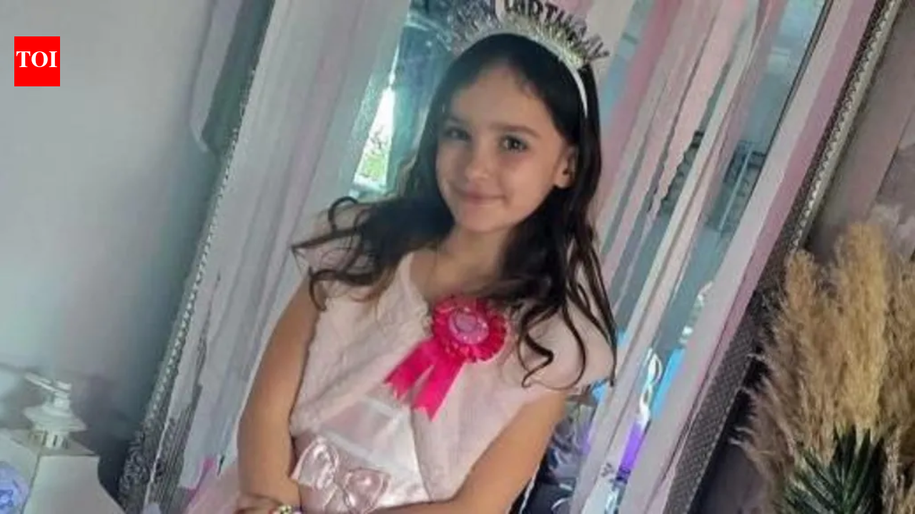 1781608275 photo