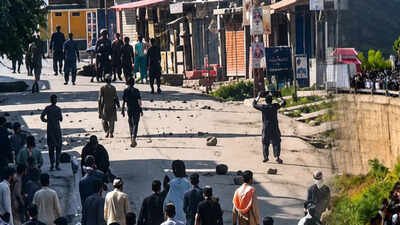 pakistan army pok protest