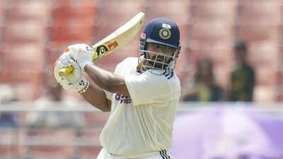 rishabh pant 0806 pti