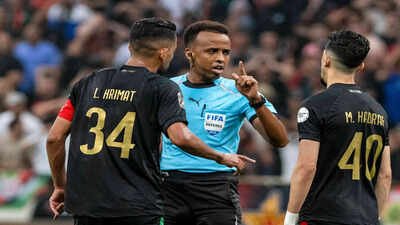 somali world cup referee denied entry to us arrives home to hero39s welcome
