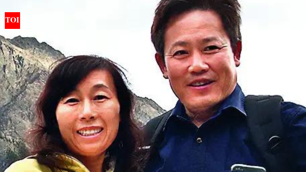 1784084048 photo