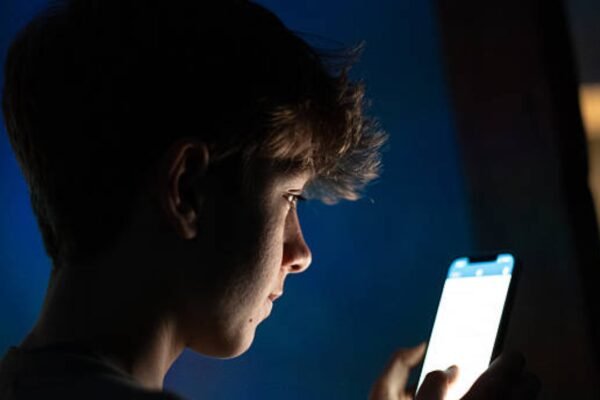 UK proposes overnight social media curfew for 16 17 year olds