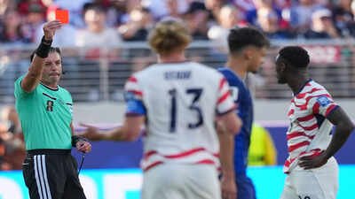 fifa lifts us star striker baloguns red card suspension at world cup after trump calls infantino