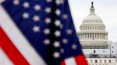 us tops the global economic chart but faces risks