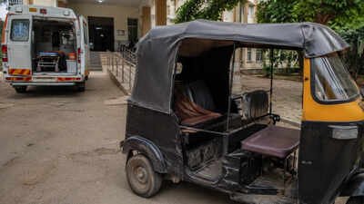 woman gave birth to quadruplets in an auto rickshaw while en route to a hospital all four newborns tragically died ai generated image used for representational purposes