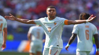 world cup quarterfinals kick off with france vs morocco in photos