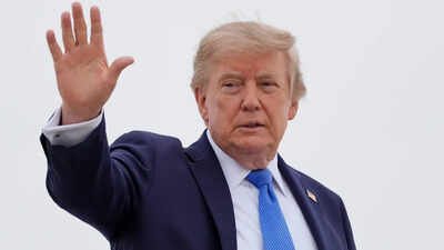 1786982082 us president donald trump