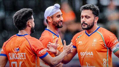 1786987555 team india