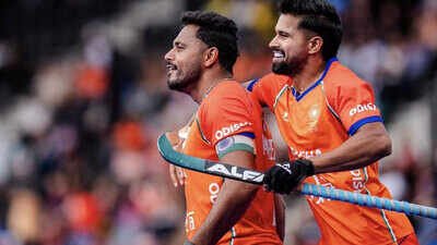 1787161551 team india