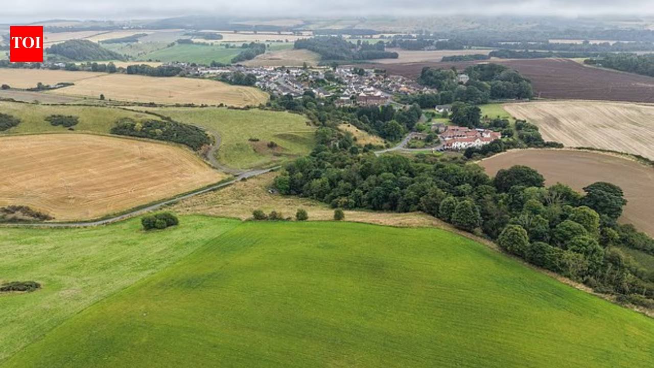 Tiny Scottish village of 200 homes in Auchtertool Fife fights