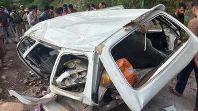 jampk 6 feared dead 5 injured in poonch road accident