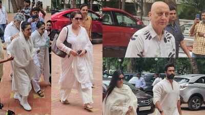 kuku kohli prayer meet aruna irani arrives with family as rajpal yadav madhoo poonam dhillon and others pay tribute