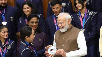 pm modi with cwg heroes