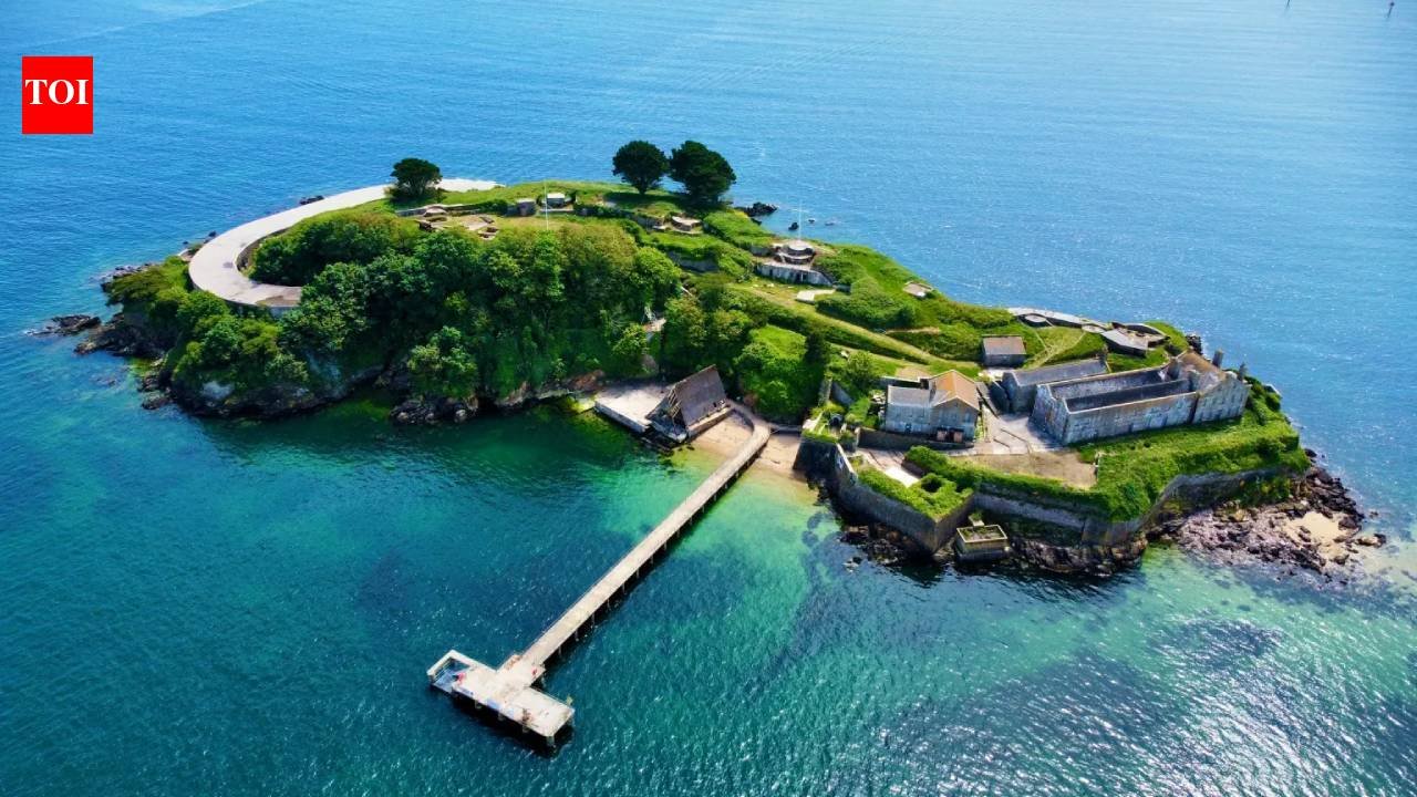 ‘Haunted Drakes Island Tiny UK island with Grade II listed house