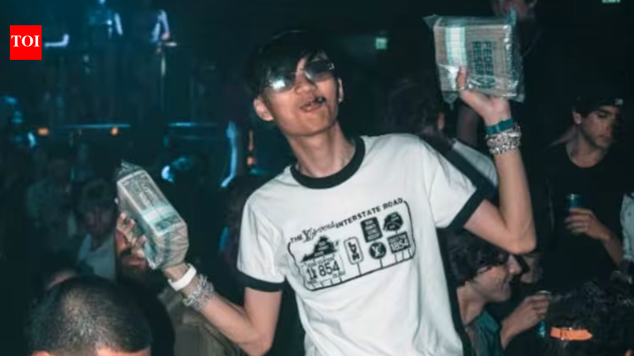 1789032075 photo