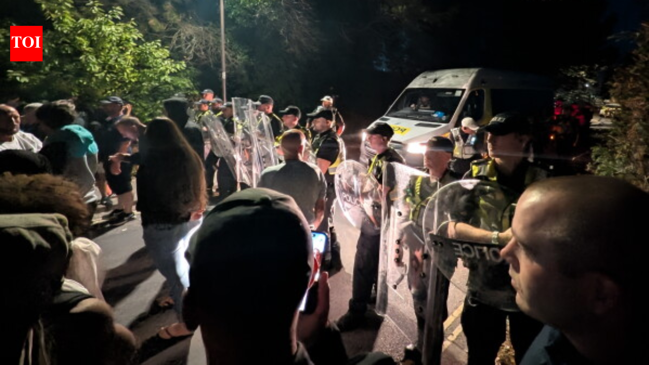 Cops injured vehicles damaged as anti‑migrant protest turns violent in