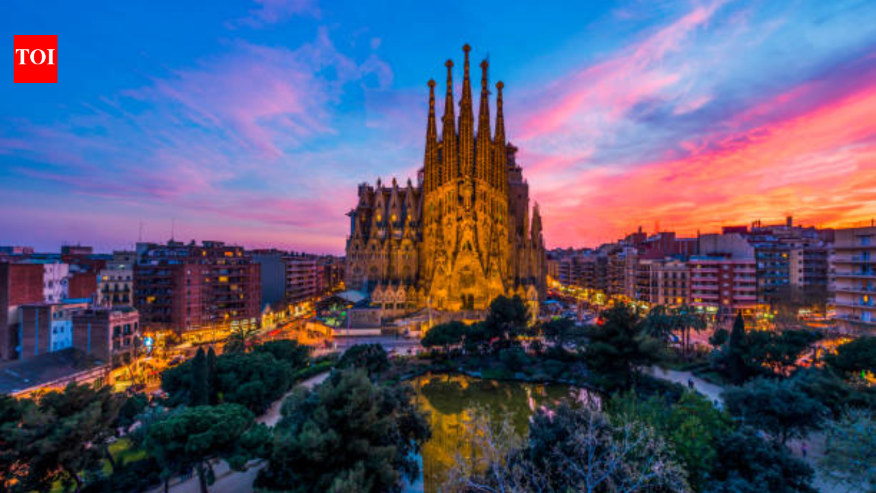 Sagrada Familia worlds tallest church got a 24 tonne ‘glue job