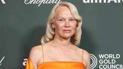 pamela anderson recalls being told she had 10 years to live after her hepatitis c diagnosis