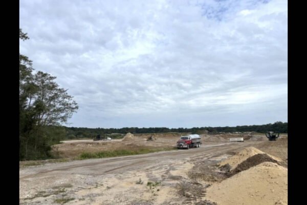 1791443093 photo