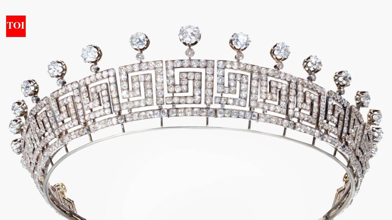 A 1862 diamond tiara gifted for a French royal wedding