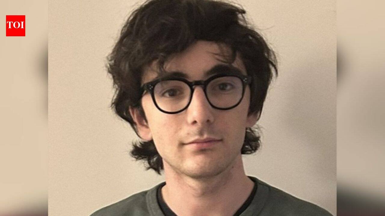 A 20 year old French student exposed a fake AI image with
