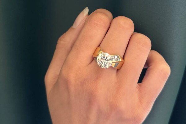 A UK woman paid 5 for a ring at a