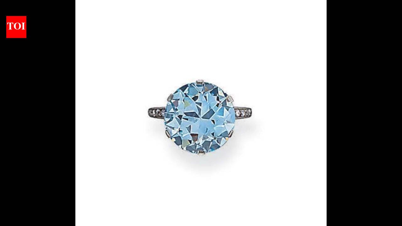 A woman kept a diamond ring in a drawer for