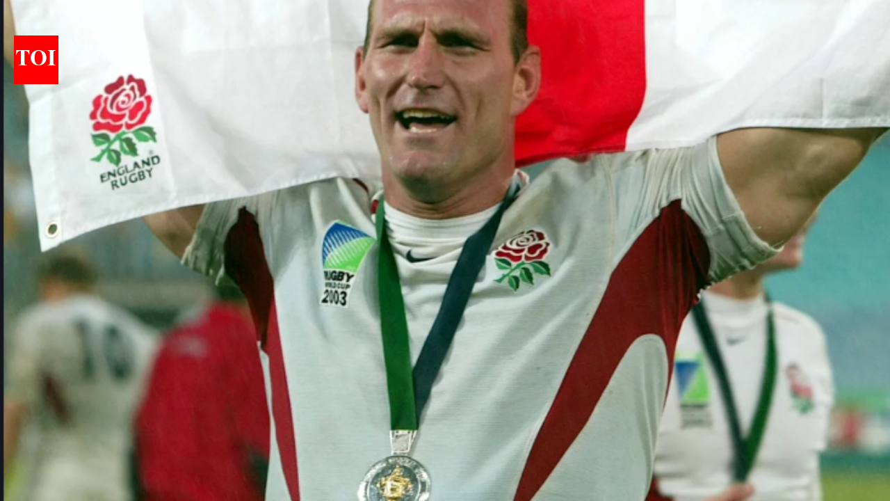 England rugby legend Lawrence Dallaglios World Cup medal sells for