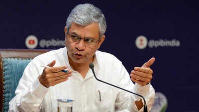ashwini vaishnaw addresses media briefing on union cabinet decisions